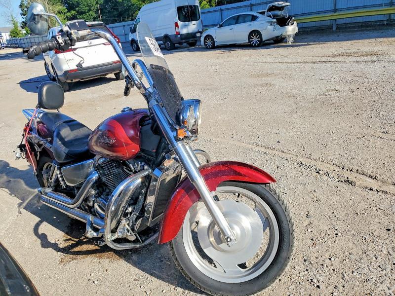 2000 Honda VT1100 C2