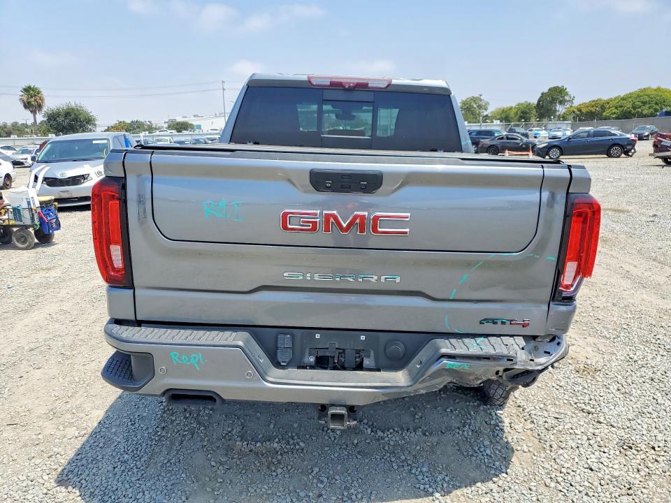 2021 GMC Sierra K1500 AT4