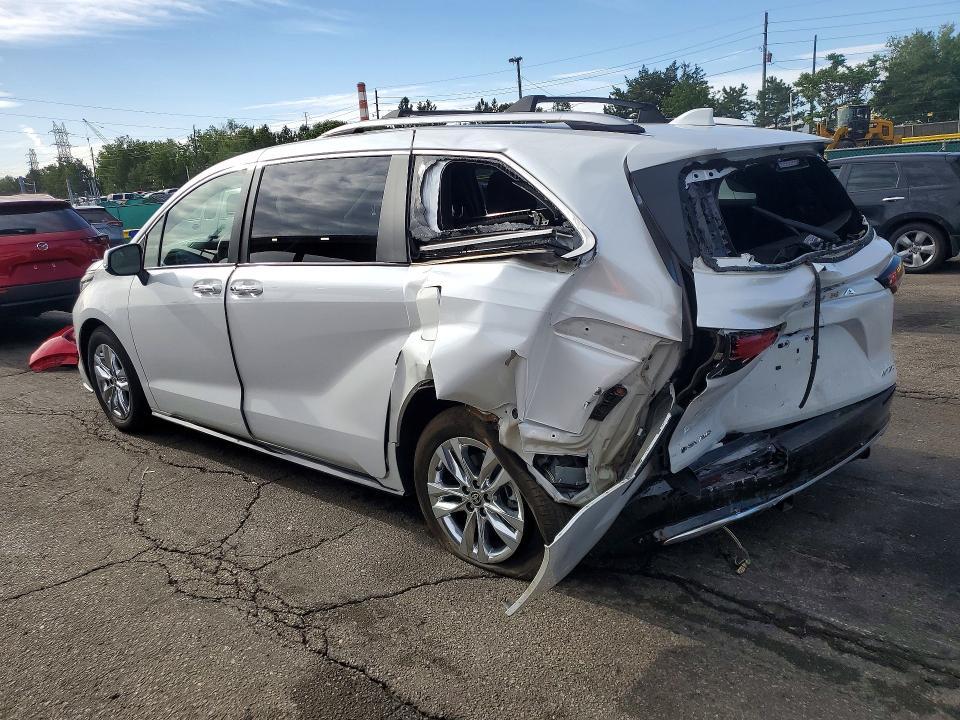 2025 Toyota Sienna Limited 7-passenger