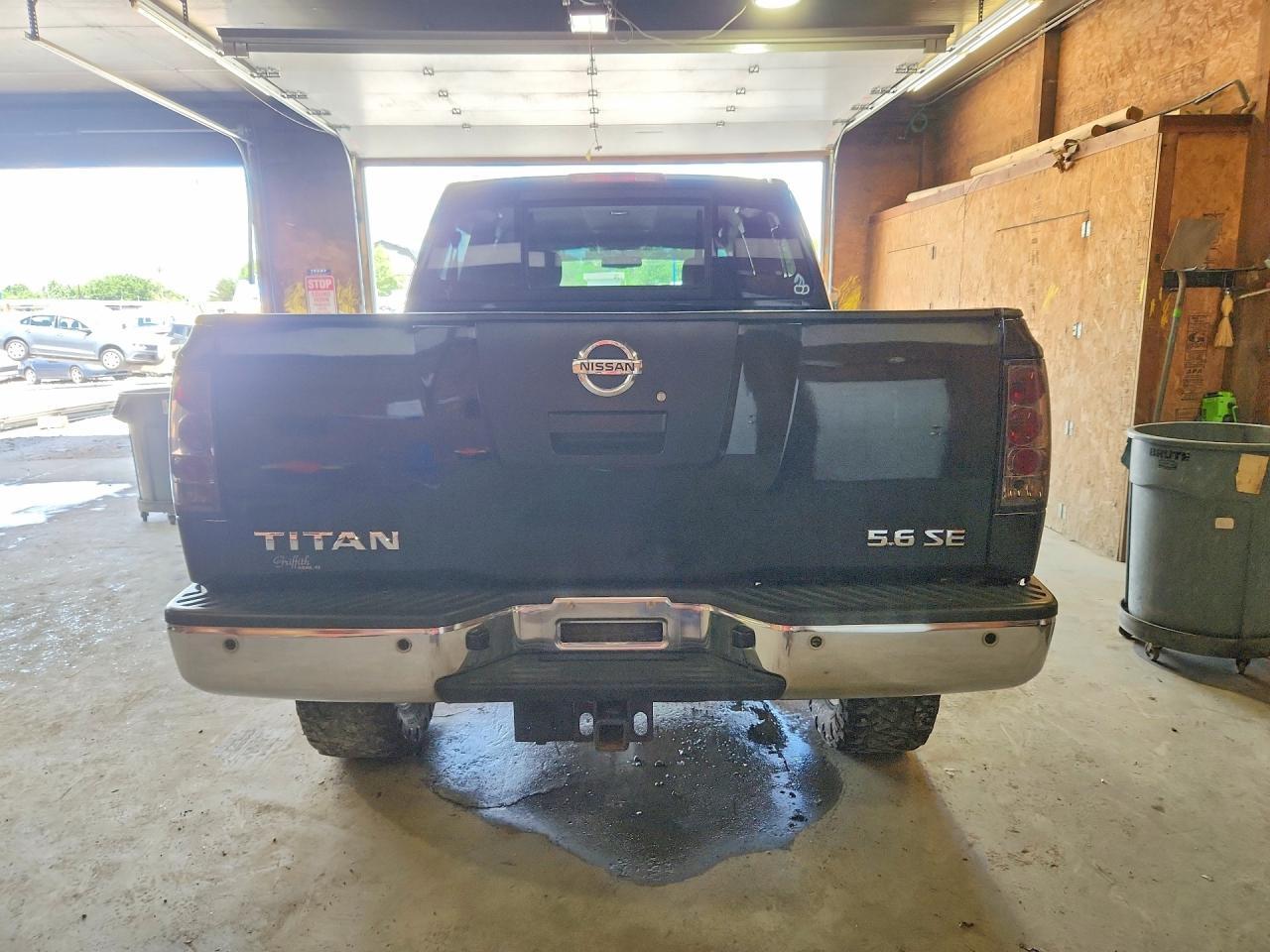 2010 Nissan Titan SE