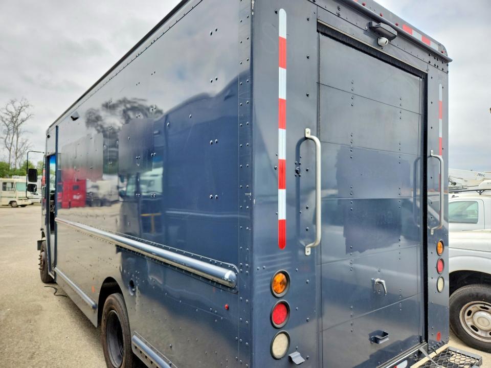 2021 Freightliner MT45G Chassis Delivery Truck