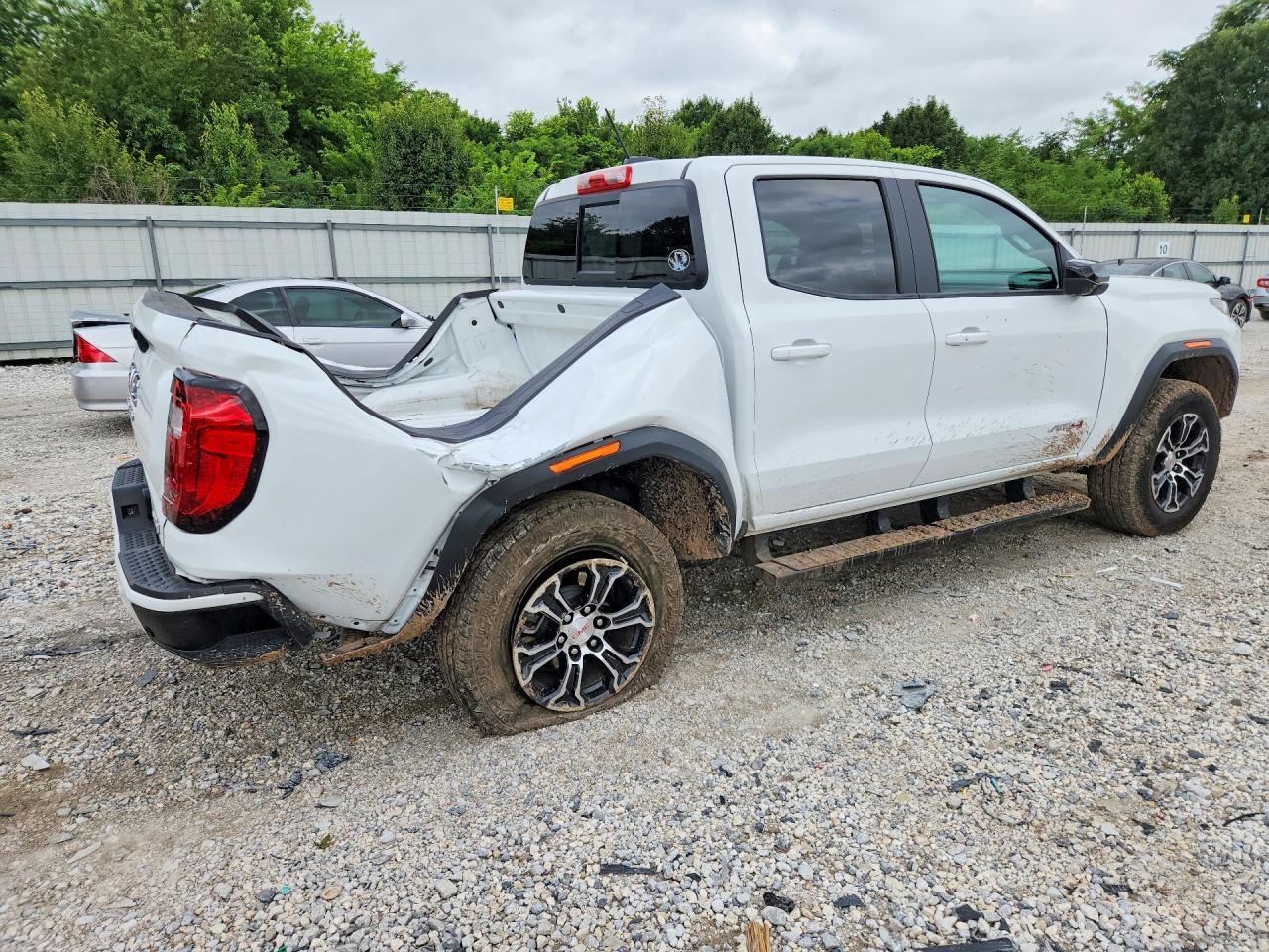 2023 GMC Canyon AT4