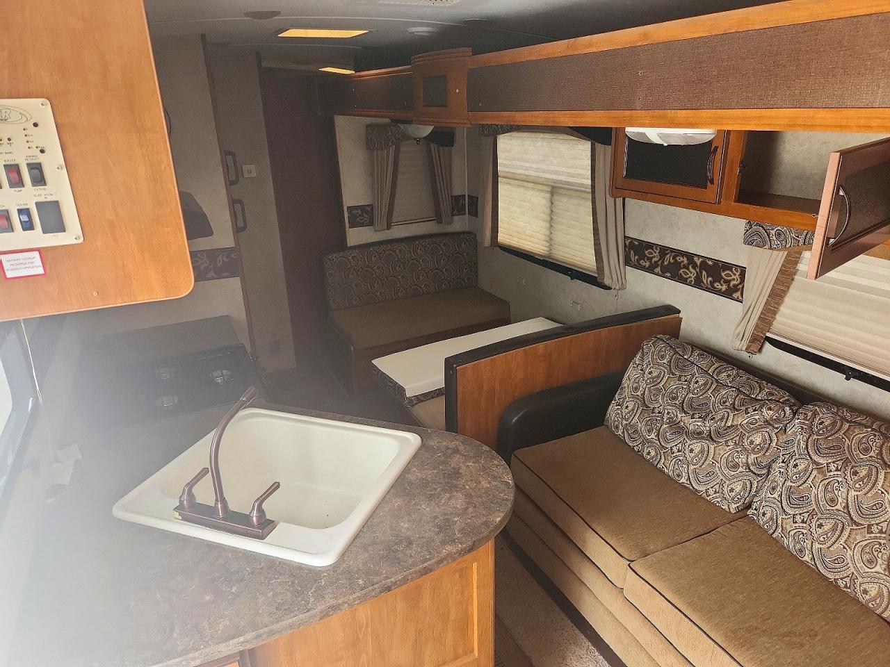 2012 Kutb 2012 Keystone Premier Camper
