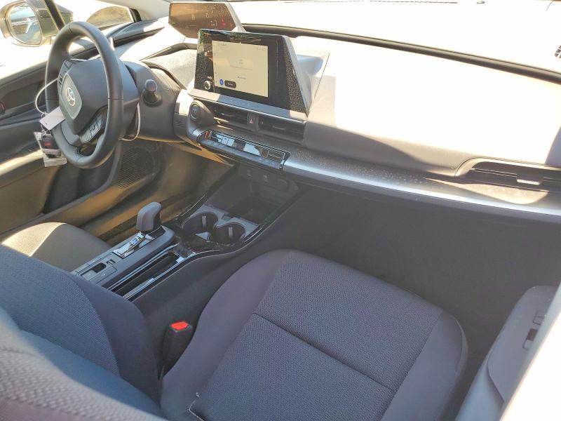 2026 Toyota Prius le