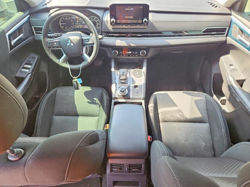 2022 Mitsubishi Outlander es