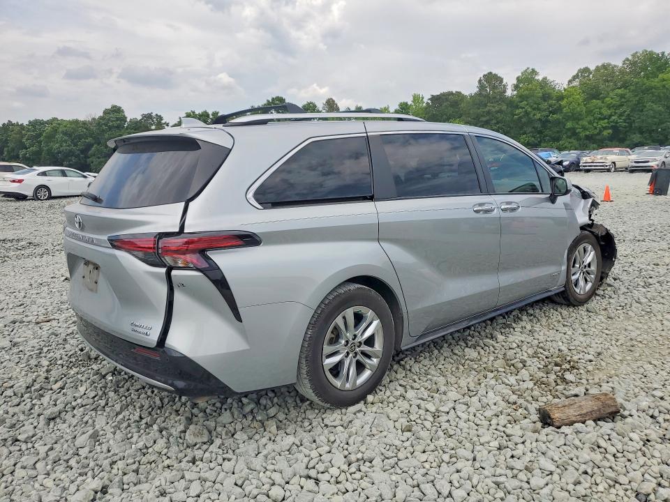 2021 Toyota Sienna Limited 7-passenger