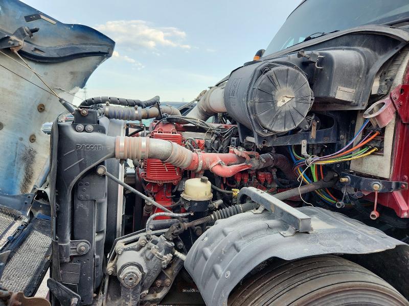 2010 Kenworth T2000 Semi Truck