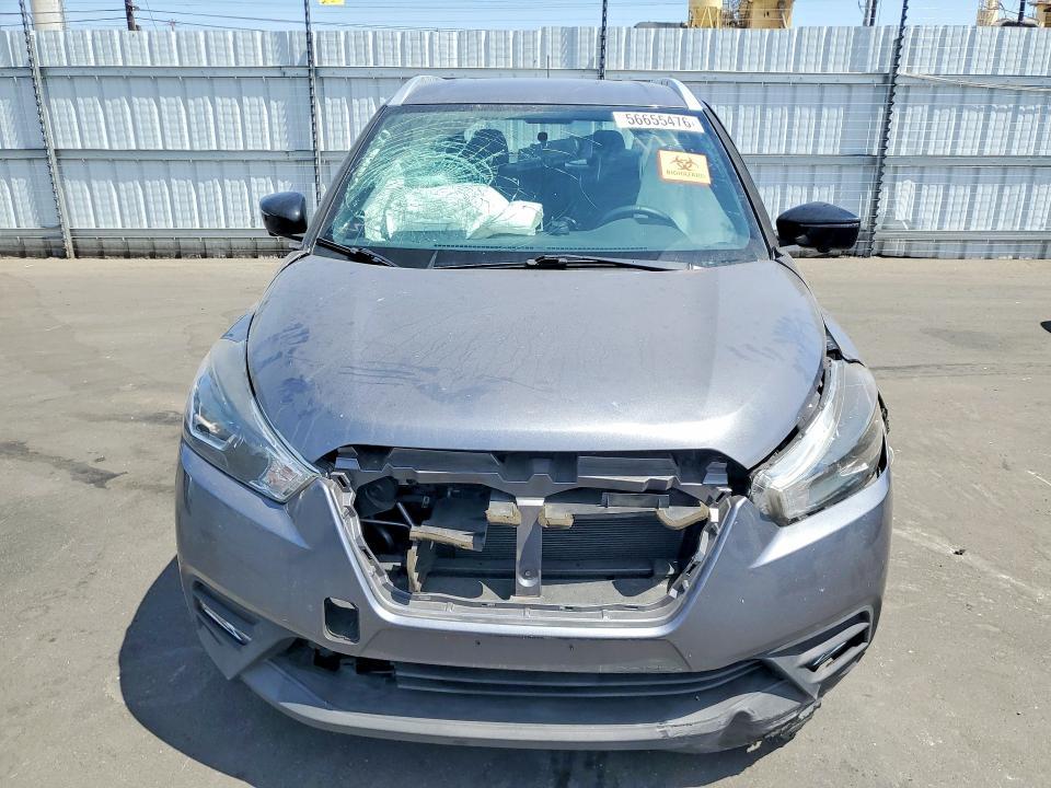 2018 Nissan Kicks sr