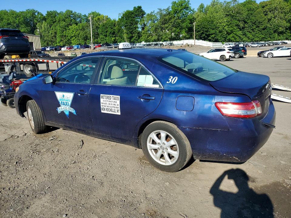 2011 Toyota Camry le