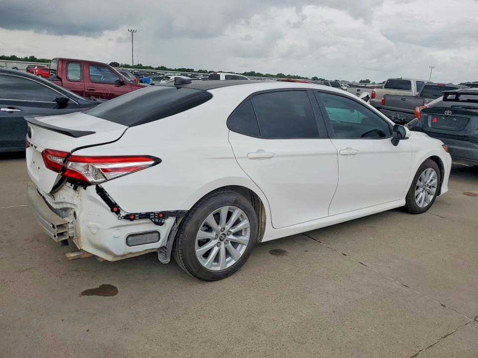 2020 Toyota Camry le