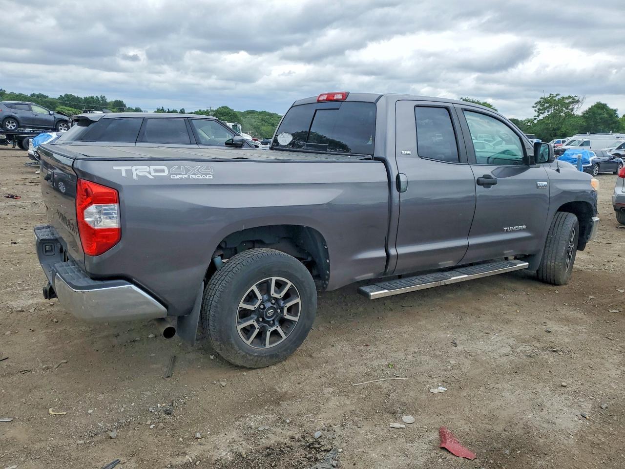 2015 Toyota Tundra SR5