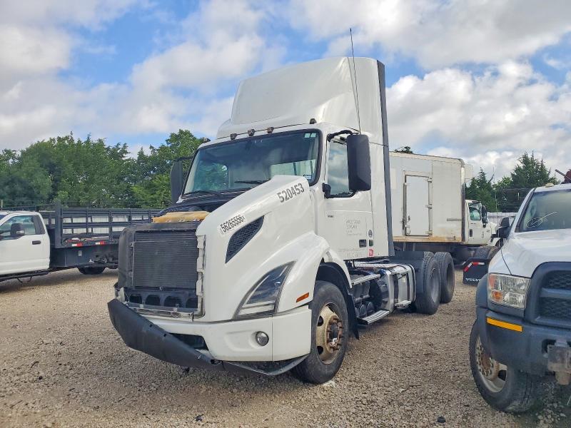 2020 Volvo VNR-Semi Truck