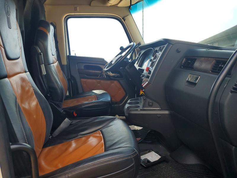 2022 Kenworth Construction T680