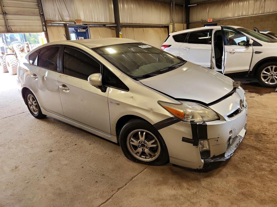 2010 Toyota Prius iii
