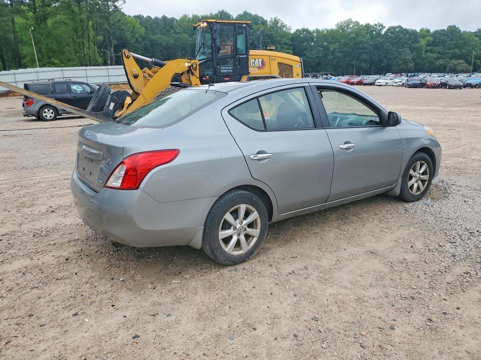 2012 Nissan Versa 1.6 s