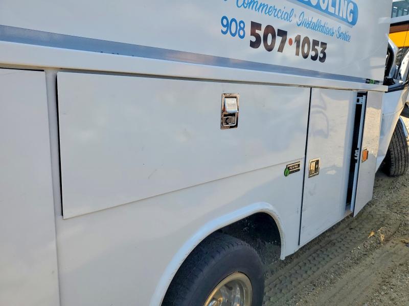 2018 Ford Econoline E350 Super Duty Cutaway Van