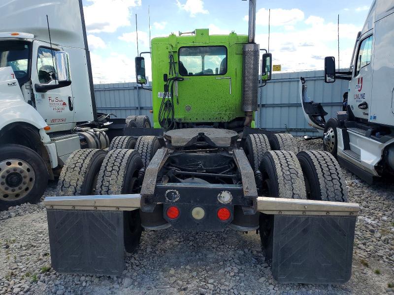 2002 Freightliner Cst112 Semi Truck