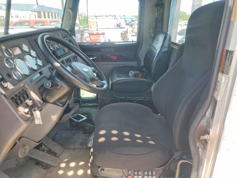 2016 Peterbilt 365