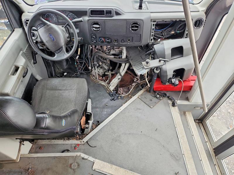 2019 Ford E450 Shuttle Bus