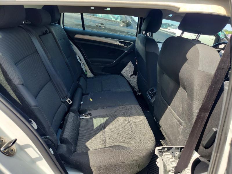 2016 Volkswagen Golf Sportwagen s