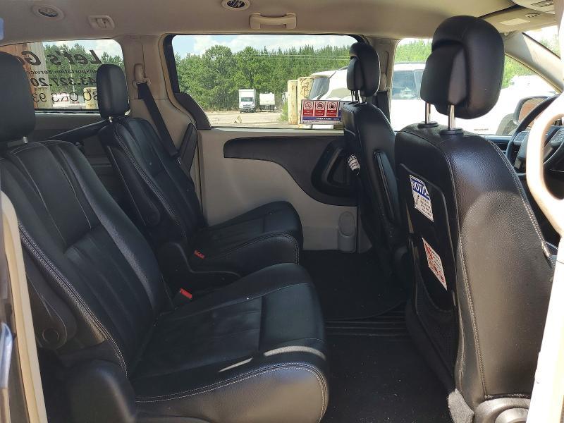 2016 Chrysler Town & Country Touring