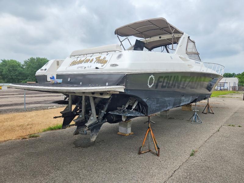 2005 Fountain Boat-boat