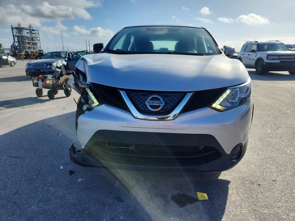 2018 Nissan Rogue Sport s