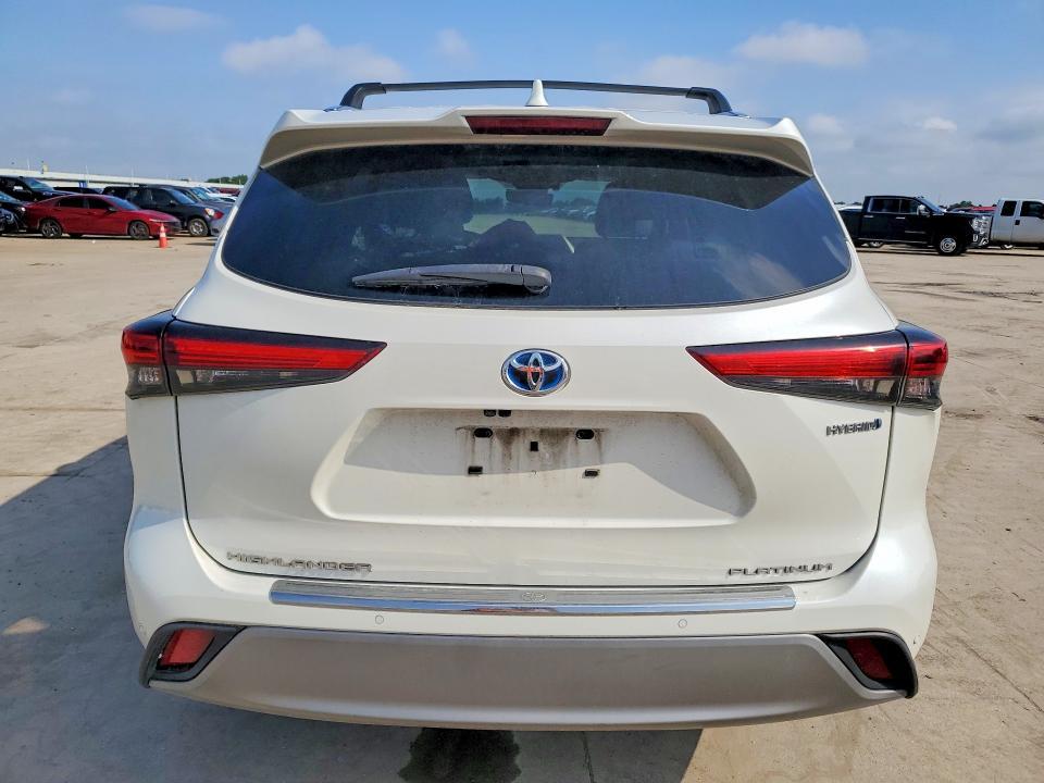 2021 Toyota Highlander Hybrid Platinum