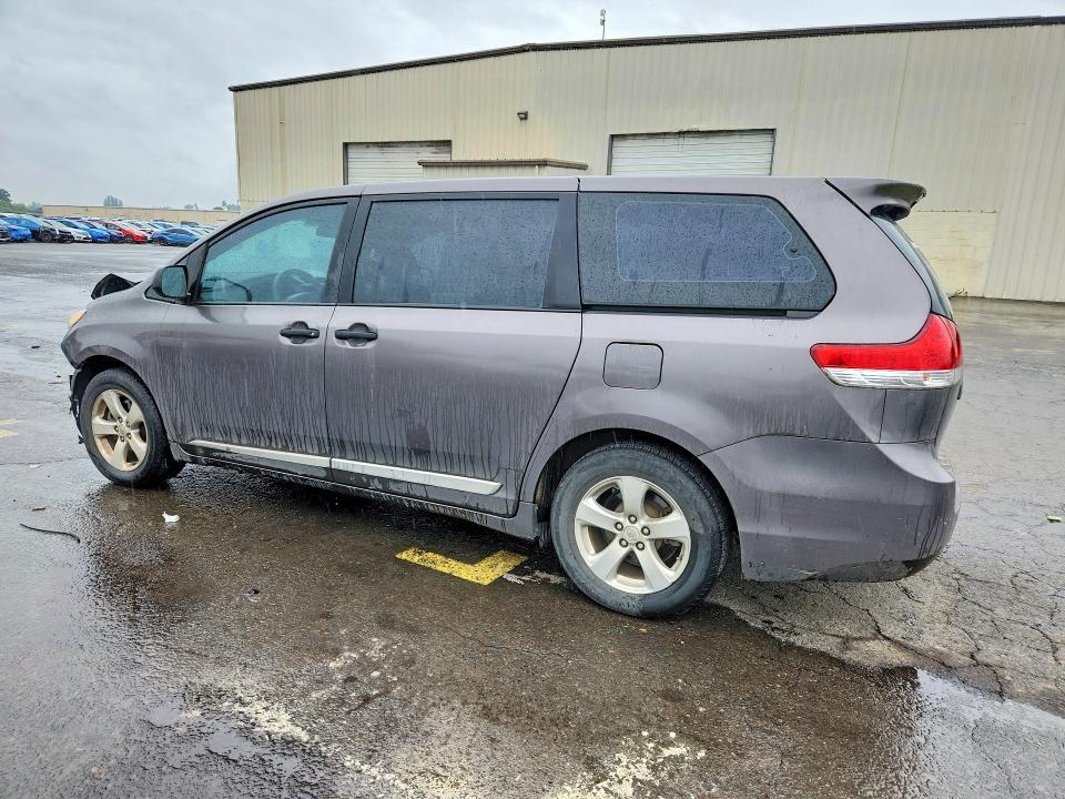 2012 Toyota Sienna Base 7-passenger