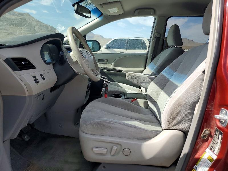 2013 Toyota Sienna le