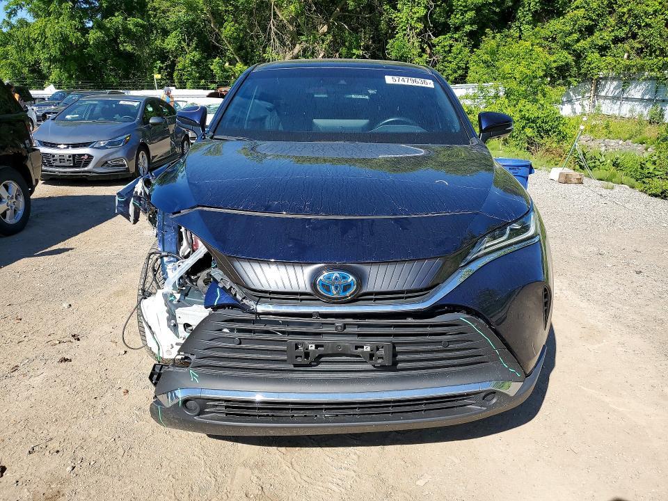 2021 Toyota Venza le