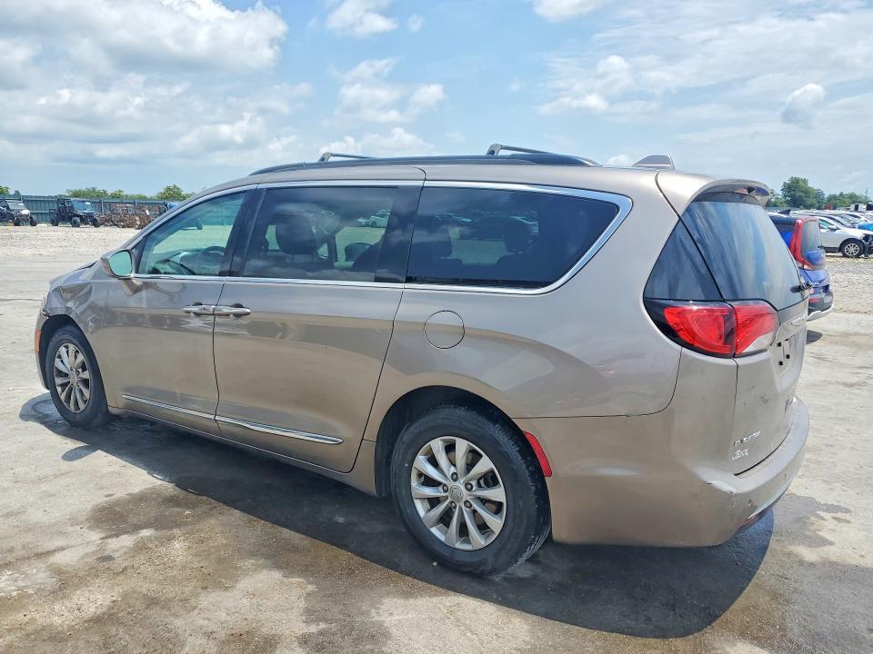2017 Chrysler Pacifica Touring l