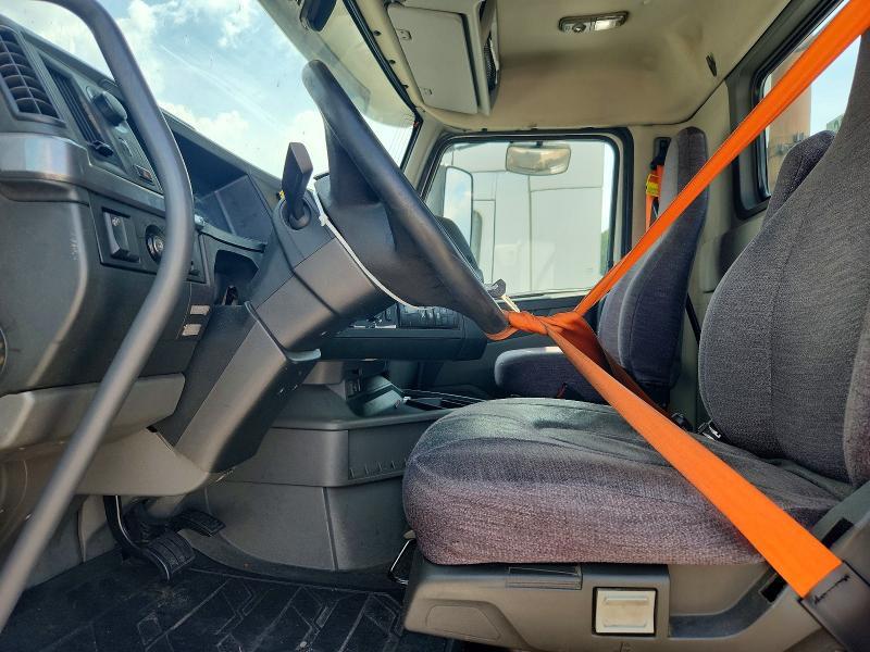 2020 Volvo VNR Semi Truck