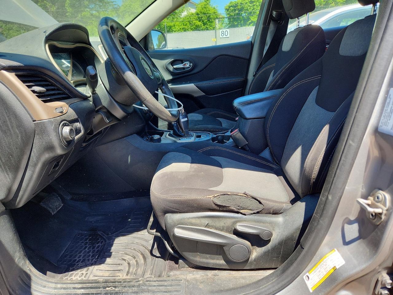 2017 Jeep Cherokee Sport