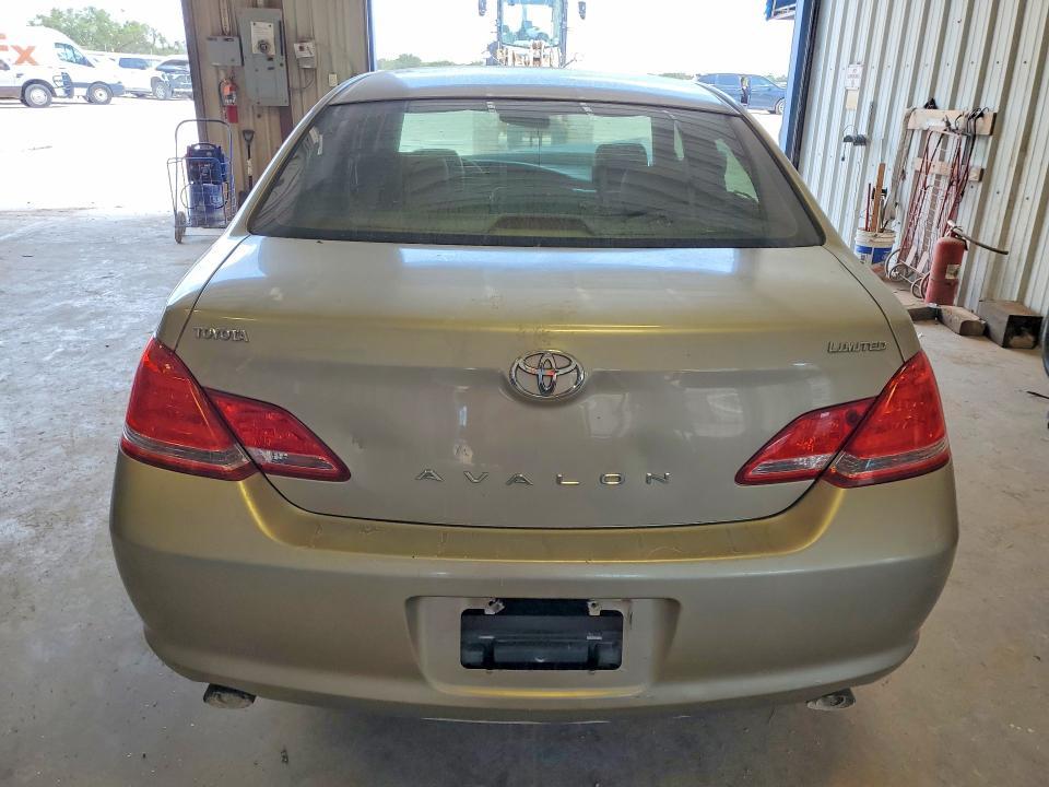 2005 Toyota Avalon Limited
