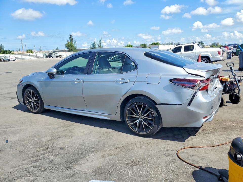 2023 Toyota Camry se