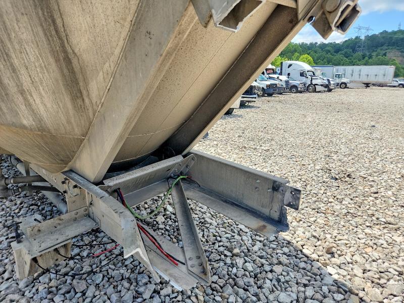 1998 Heil Pneumatic dry Bulk Trailer