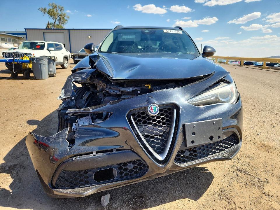 2018 Alfa Romeo Stelvio Sport