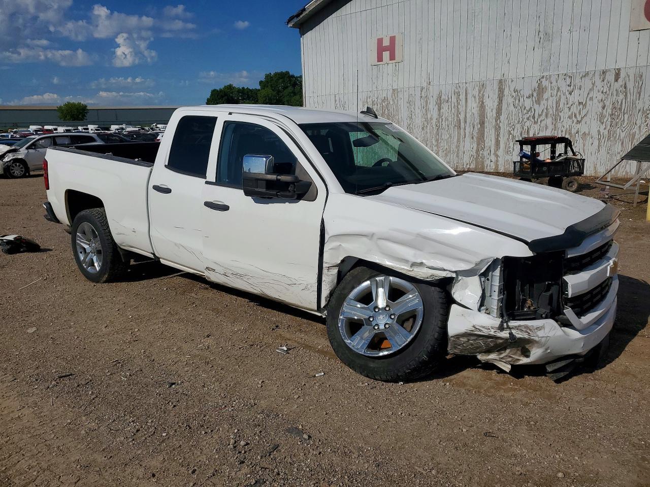 2018 Chevrolet Silverado K1500 Custom