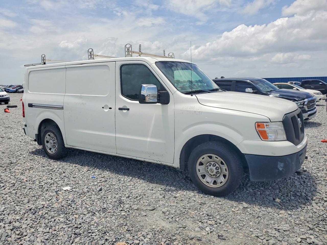 2017 Nissan NV 2500 HD SV