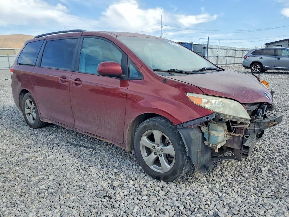 2013 Toyota Sienna le