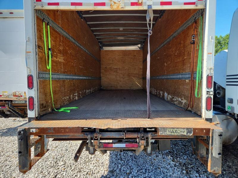 2015 Isuzu Nrr box Truck