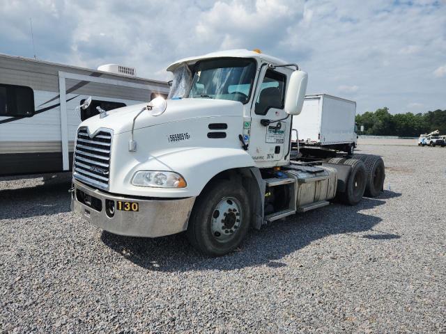 2017 Mack 600 CXU600