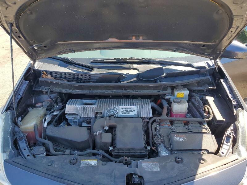 2016 Toyota Prius v Four