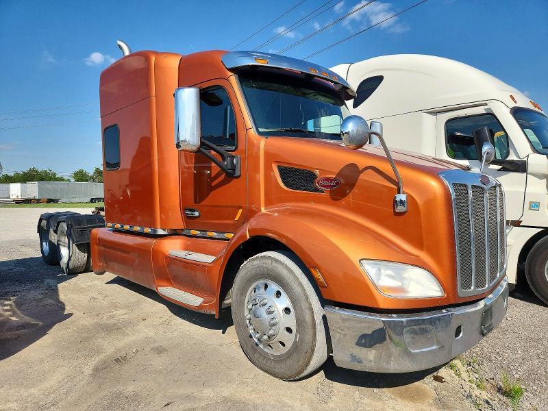 2020 Peterbilt 579 Semi Truck