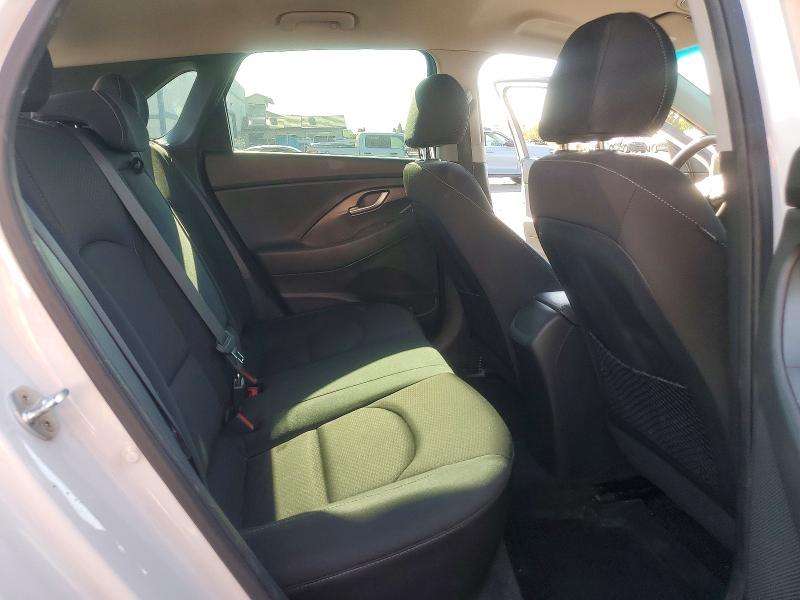 2018 Hyundai Elantra gt Base