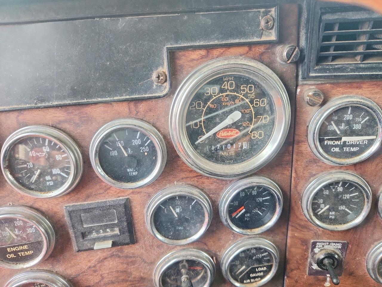 1993 Peterbilt 379 Semi Truck
