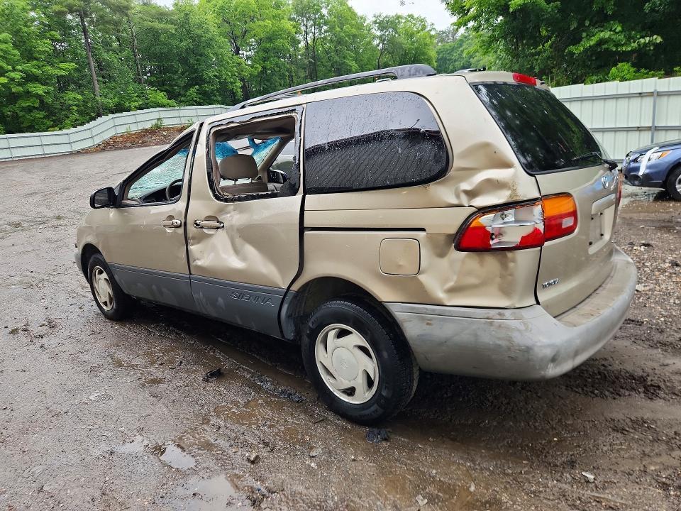 2000 Toyota Sienna le