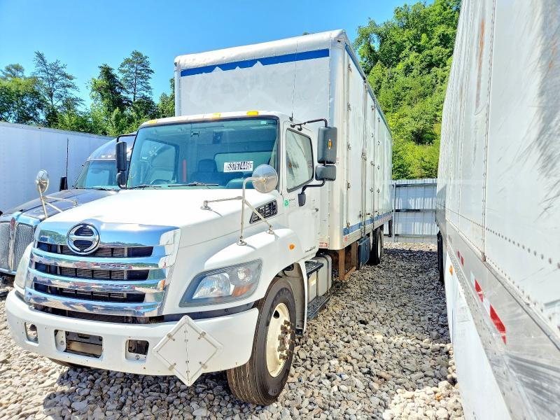 2018 Hino 338 BOX Truck