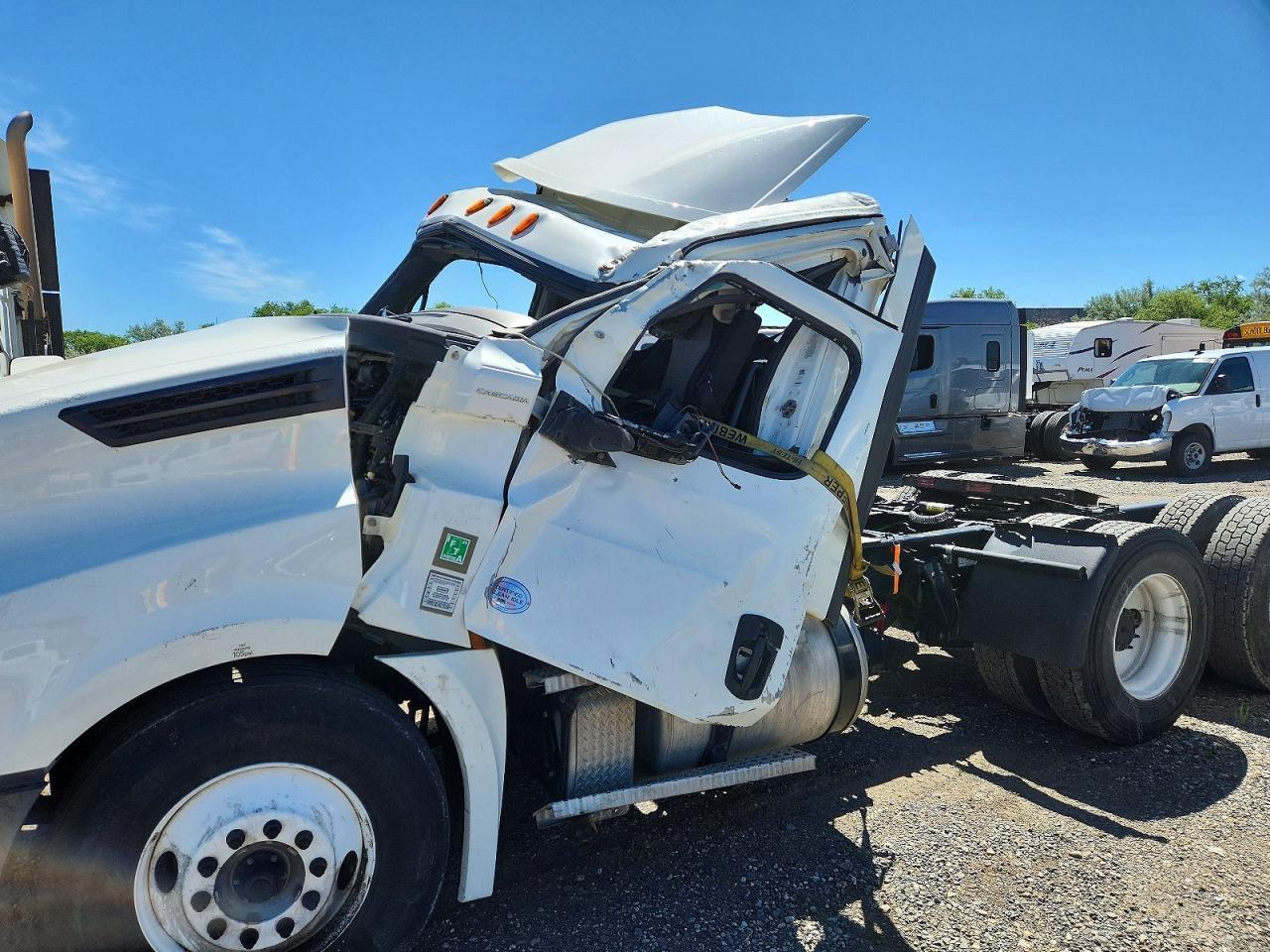 2021 Freightliner Cascadia 126 Semi Truck